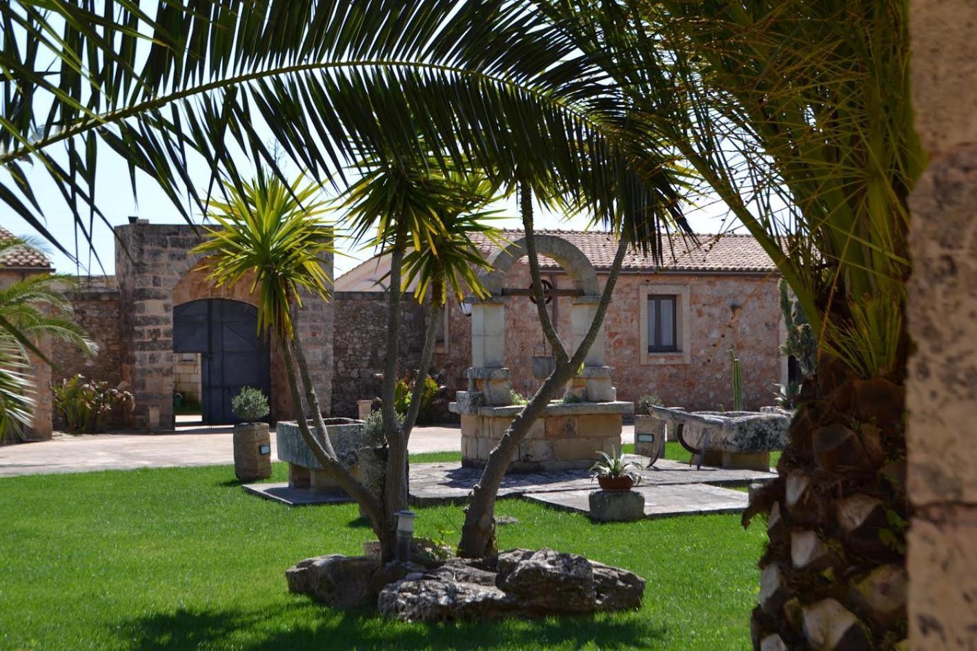 Tenuta Masseria & Spa Chicco Rizzo Sternatia Exterior photo